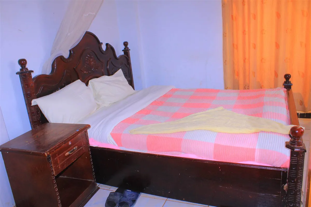 Standard Single Bed (Small)